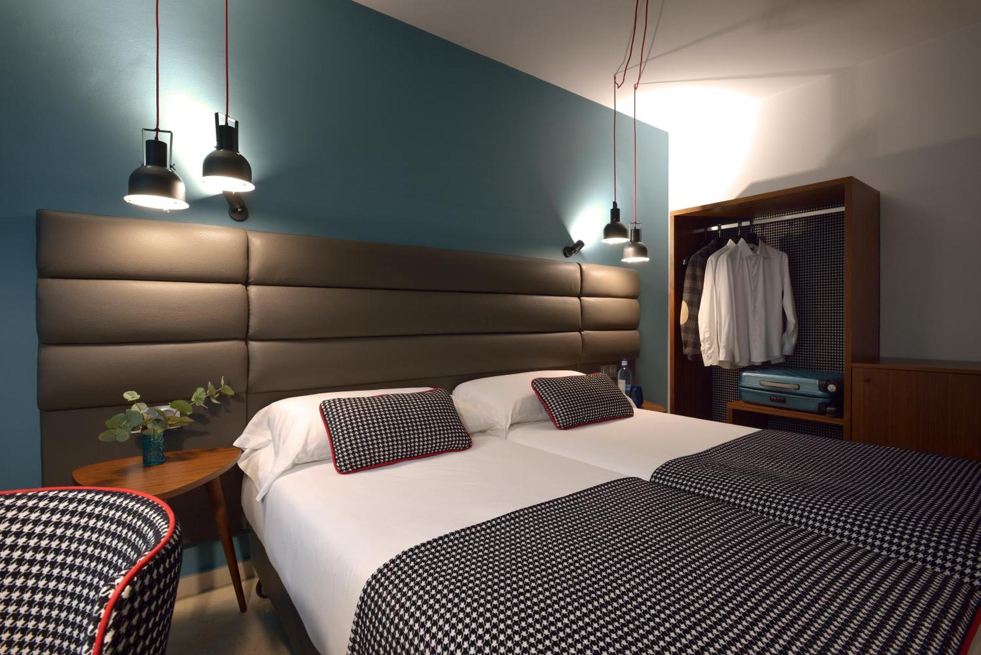 Suites Pamplona Plaza Bagian luar foto