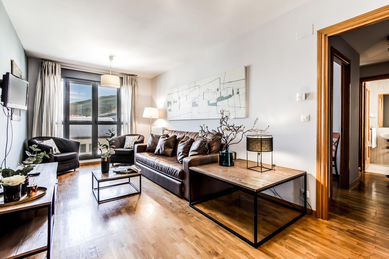 Suites Pamplona Plaza Bagian luar foto