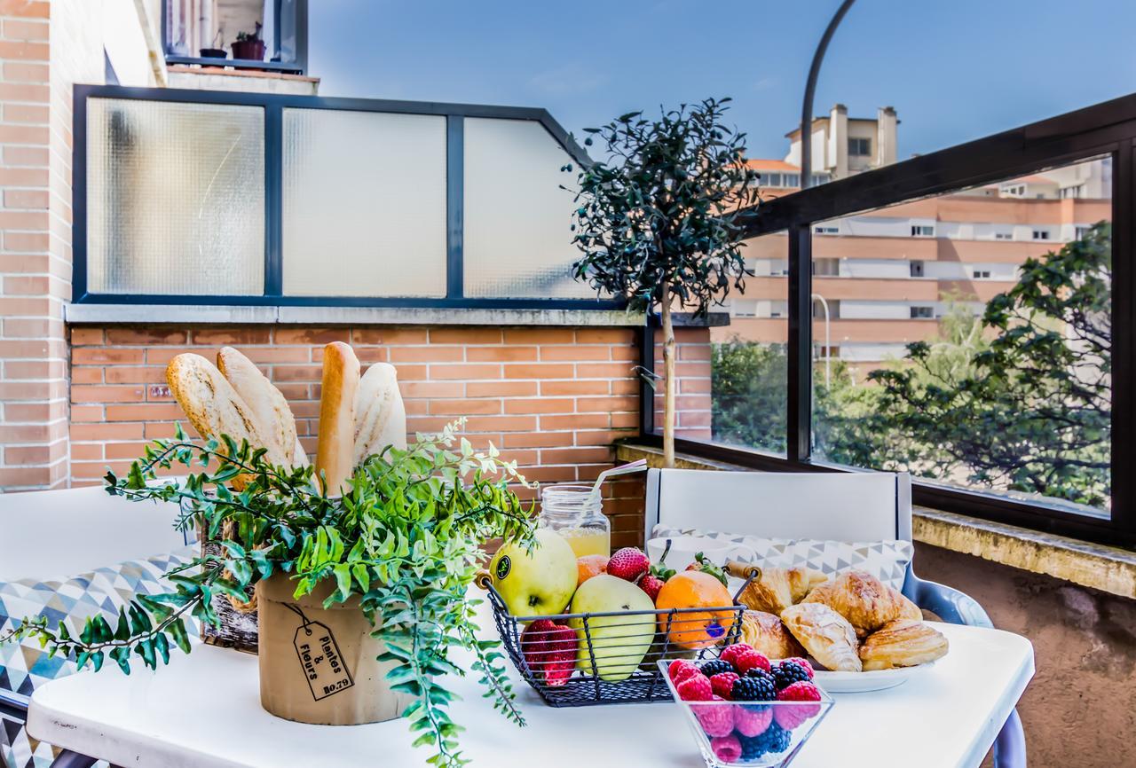 Suites Pamplona Plaza Bagian luar foto