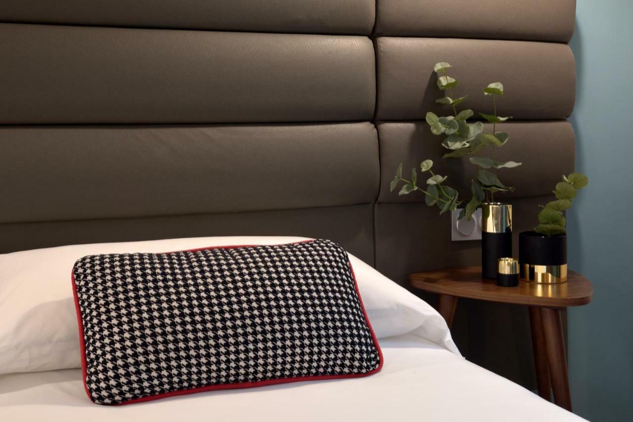 Suites Pamplona Plaza Bagian luar foto