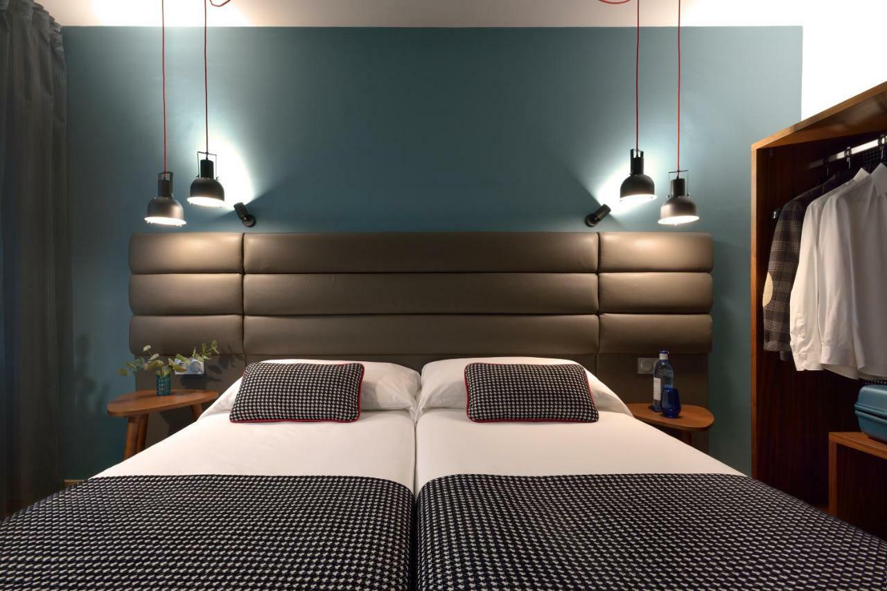 Suites Pamplona Plaza Bagian luar foto